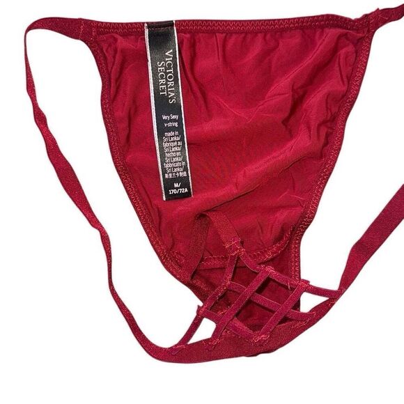 Victoria’s Secret “Very Sexy” 2017 Sz M V string thong maroon lace thong panties - Picture 2 of 4